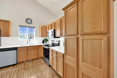 3121 W Davencourt Loop N, Lehi, UT 84043 - Photo 13