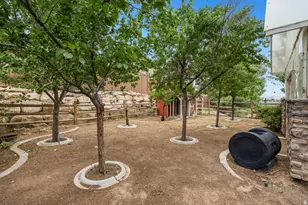 672 E Perry Holow Dr, Mapleton, UT 84664 - Photo 101