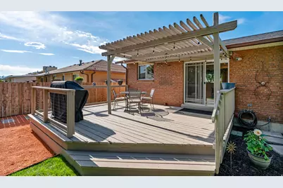 1380 Eastpoint Dr, Sandy, UT 84092 - Photo 25