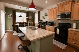 149 E Crescent Pine Ln, Sandy, UT 84070 - Photo 5