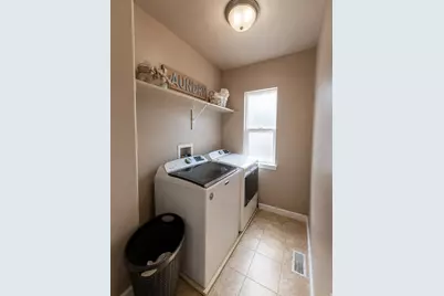 149 E Crescent Pine Ln, Sandy, UT 84070 - Photo 15