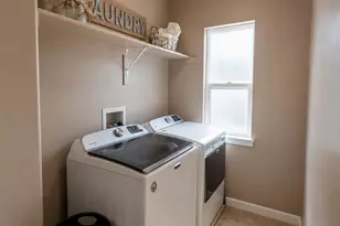 149 E Crescent Pine Ln, Sandy, UT 84070 - Photo 15