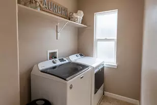 149 E Crescent Pine Ln, Sandy, UT 84070 - Photo 17