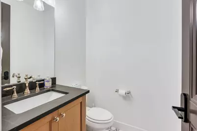 709 E 200 S, Centerville, UT 84014 - Photo 45