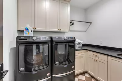 709 E 200 S, Centerville, UT 84014 - Photo 19