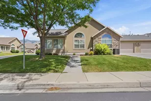 318 E 2230 N, North Logan, UT 84341 - Photo 19