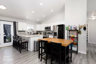 5277 S 3750 W, Roy, UT 84067 - Photo 15