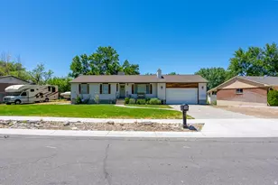 10446 S Weeping Willow Dr, Sandy, UT 84070 - Photo 3