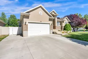 1163 S Banbury W, Syracuse, UT 84075 - Photo 3