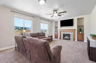 757 W Mare Cir, Kaysville, UT 84037 - Photo 9