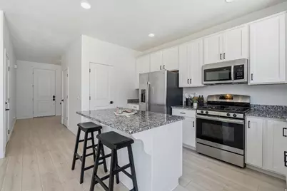 1706 W Parkview Dr, Syracuse, UT 84075 - Photo 9
