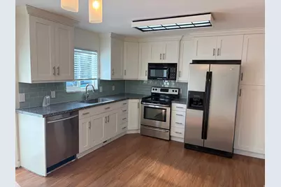 8957 S Powderhorn Ct E, Sandy, UT 84093 - Photo 7