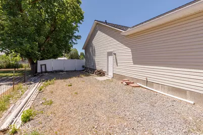 54 W 300 N, Smithfield, UT 84335 - Photo 37