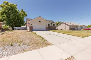 54 W 300 N, Smithfield, UT 84335 - Photo 3