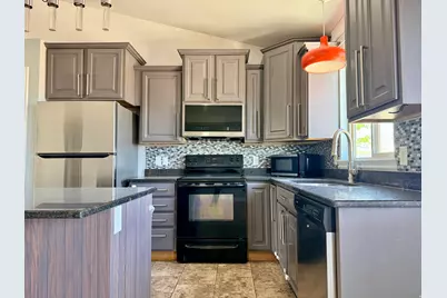 754 S 1050 W, Tooele, UT 84074 - Photo 5
