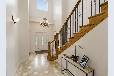 563 N Peregrine Cv, Layton, UT 84040 - Photo 7