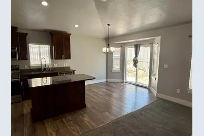 7081 N Hollow View Ct, Eagle Mountain, UT 84005 - Photo 5