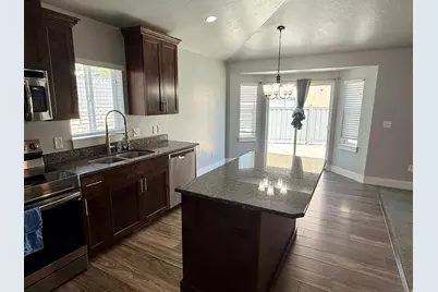 7081 N Hollow View Ct, Eagle Mountain, UT 84005 - Photo 7