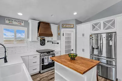 1644 E Arrowhead Ln, Erda, UT 84074 - Photo 7