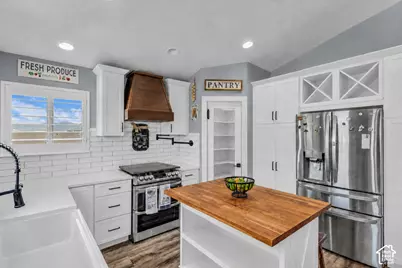 1644 E Arrowhead Ln, Erda, UT 84074 - Photo 7