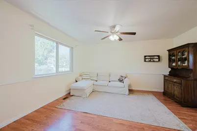 2289 E Sunset Dr, Layton, UT 84040 - Photo 13