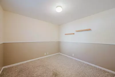2289 E Sunset Dr, Layton, UT 84040 - Photo 25
