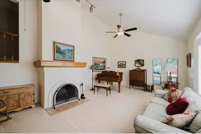 2289 E Sunset Dr, Layton, UT 84040 - Photo 5