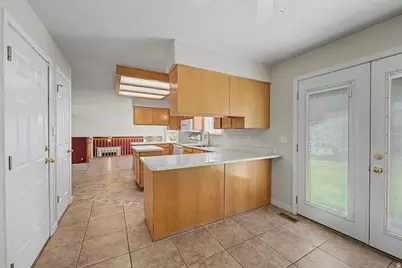 5427 W 4100 S, West Valley, UT 84120 - Photo 9