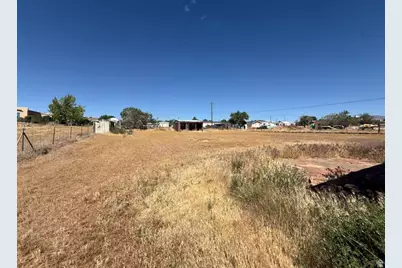 256 S 300 E, Blanding, UT 84511 - Photo 23