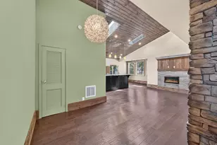 3200 E 3900 S, Holladay, UT 84124 - Photo 5