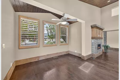 3200 E 3900 S, Holladay, UT 84124 - Photo 9