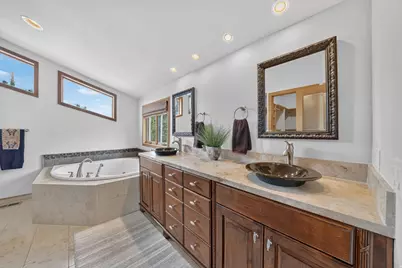 3200 E 3900 S, Holladay, UT 84124 - Photo 47