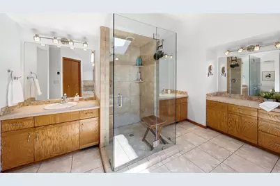 6458 S Canyon Cove Dr E, Holladay, UT 84121 - Photo 35