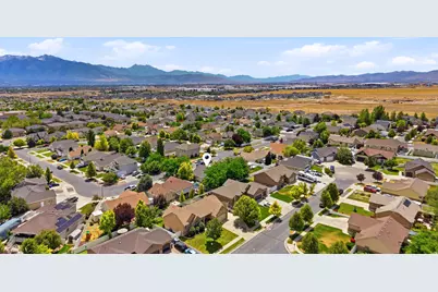 8462 S Oak Farm Dr W, West Jordan, UT 84081 - Photo 9