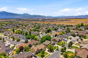 8462 S Oak Farm Dr W, West Jordan, UT 84081 - Photo 9
