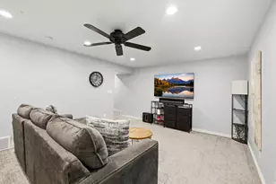 8462 S Oak Farm Dr W, West Jordan, UT 84081 - Photo 19