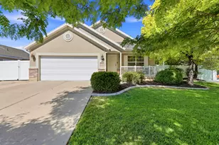 8462 S Oak Farm Dr W, West Jordan, UT 84081 - Photo 1