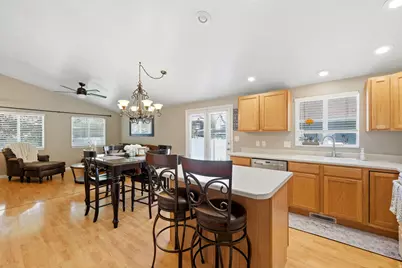 8462 S Oak Farm Dr W, West Jordan, UT 84081 - Photo 23