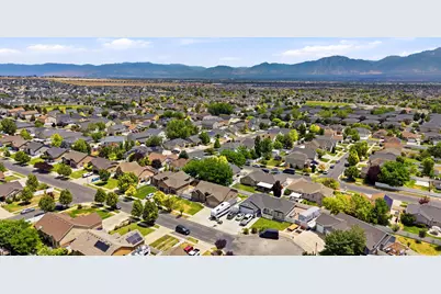 8462 S Oak Farm Dr W, West Jordan, UT 84081 - Photo 11