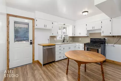 5134 S 300 W, Washington Terrace, UT 84405 - Photo 9
