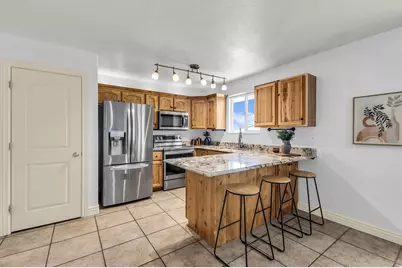 3609 W Jupiter Hills Dr, Syracuse, UT 84075 - Photo 3