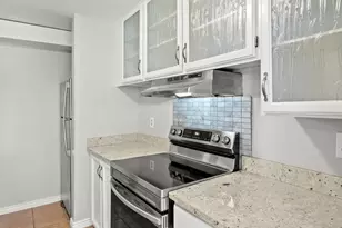 550 S 400 E, Salt Lake City, UT 84111 - Photo 11
