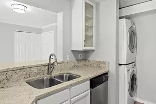 550 S 400 E, Salt Lake City, UT 84111 - Photo 9