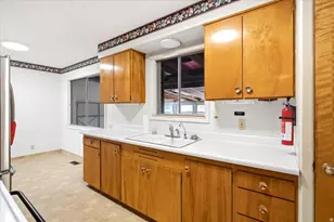 1095 41st St, Ogden, UT 84403 - Photo 9