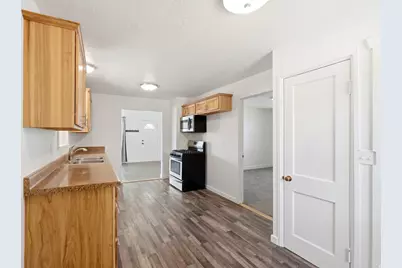 397 S Tremont St, Tremonton, UT 84337 - Photo 9