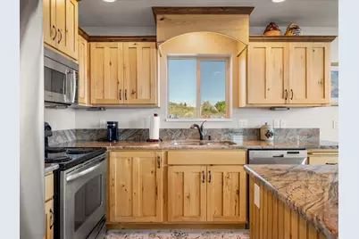 2330 S Valleyview Dr, Garden City, UT 84028 - Photo 27