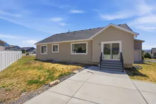 8174 N Cobblerock Rd, Lake Point, UT 84074 - Photo 35