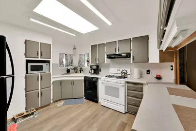 5264 W Encino St, Salt Lake City, UT 84117 - Photo 9