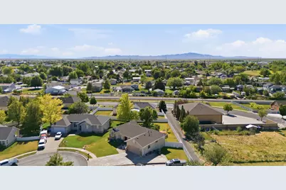 593 N 870 W, West Bountiful, UT 84087 - Photo 57