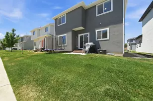 7502 N Cottage Ln E, Eagle Mountain, UT 84005 - Photo 39